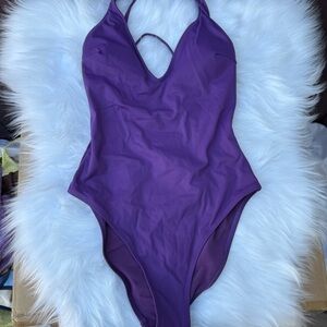 Berlook Purple One Piece Swimsuit with V-Neck and High-Cut Legs 0001